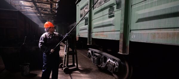 Ремонт грузовых железнодорожных вагонов Ремонт грузовых железнодорожных вагонов - Sputnik Узбекистан