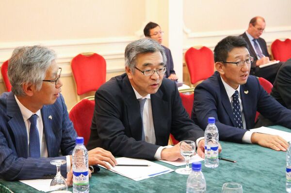 Инвестиции в энергетику и медицину обсудили узбекистанцы с японцами - Sputnik Узбекистан