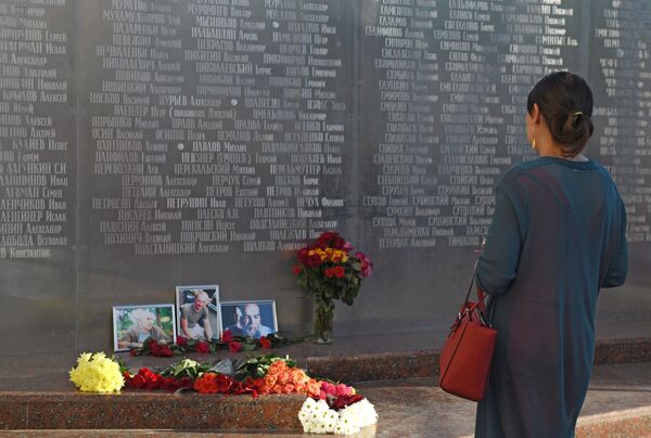 Гибель журналистов в Африке: зачем врут те, кто их туда послал Гибель журналистов в Африке: зачем врут те, кто их туда послал - Sputnik Узбекистан