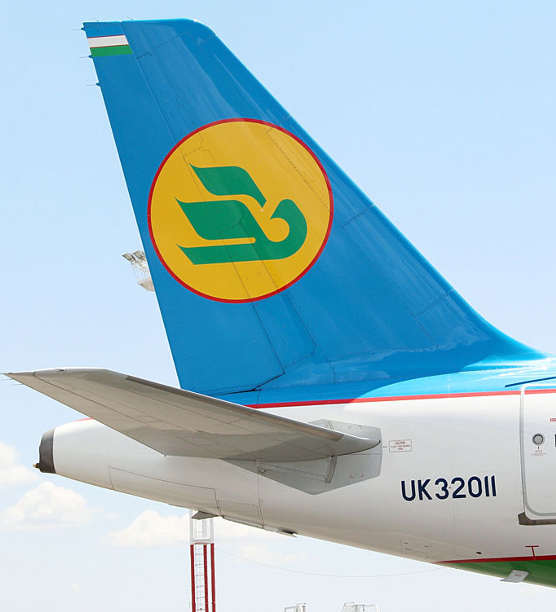Билет на самолет узбекские авиалинии. Хвост самолета. Аэрофлот хвост самолета. Узбекские авиалинии самолеты хвосты. Хвост самолета фото.