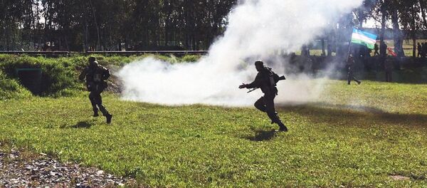 Военнослужащие из Узбекистана приняли участие в конкурсе Тропа разведчика Военнослужащие из Узбекистана приняли участие в конкурсе Тропа разведчика - Sputnik Узбекистан