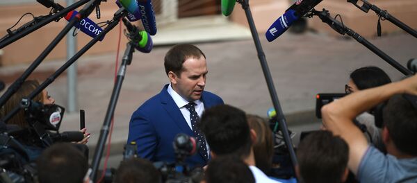 Рассмотрение иска о разделе имущества между Е. Петросяном и Е. Степаненко Рассмотрение иска о разделе имущества между Е. Петросяном и Е. Степаненко - Sputnik Узбекистан