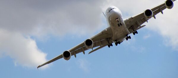 Samolet vo vremya posadki - Sputnik O‘zbekiston