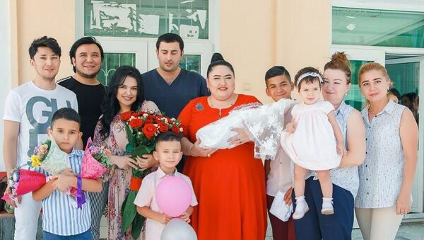 Певица Нилуфар Усманова стала мамой в пятый раз - Sputnik Узбекистан