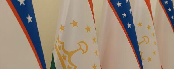 Флаги Узбекистана и Таджикистана Флаги Узбекистана и Таджикистана - Sputnik Узбекистан