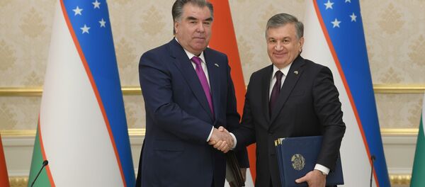 Emomali Raxmon i Shavkat Mirziyoyev - Sputnik O‘zbekiston