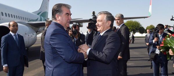 Shavkat Mirziyoyev vstrechayet glavu Tadjikistana Emomali Raxmona - Sputnik O‘zbekiston