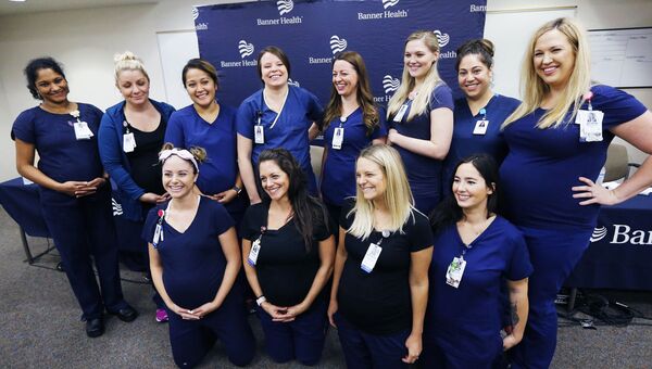 Беременные медсестры из города Феникс, штат Аризона, США - Sputnik Узбекистан