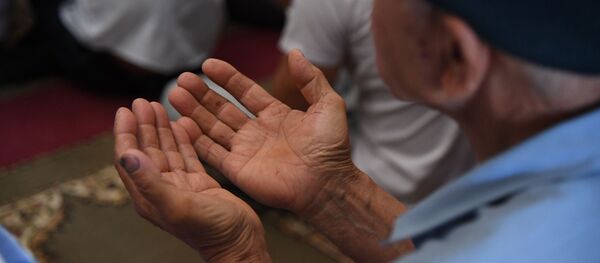 Празднование Курбан-Байрама в городах России Празднование Курбан-Байрама в городах России - Sputnik Узбекистан