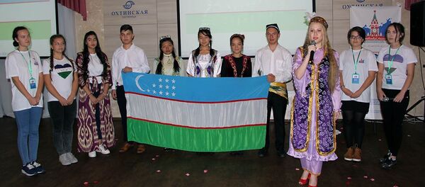 Санкт-Петербург в рамках программы Здравствуй, Россия! посещают молодые соотечественники из Узбекистана - Sputnik Узбекистан