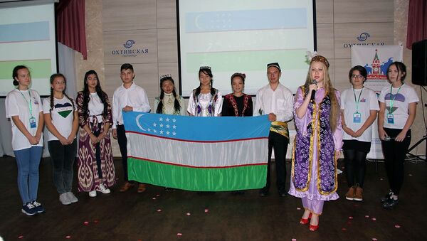Санкт-Петербург в рамках программы Здравствуй, Россия! посещают молодые соотечественники из Узбекистана - Sputnik Узбекистан