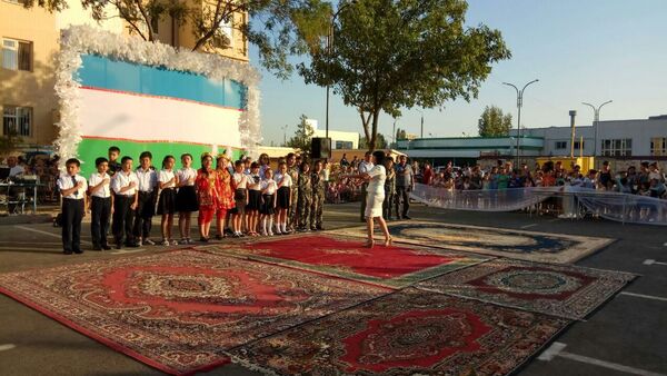 В махаллях Ташкента отмечают 27 летие Дня Независимости Узбекистана - Sputnik Ўзбекистон