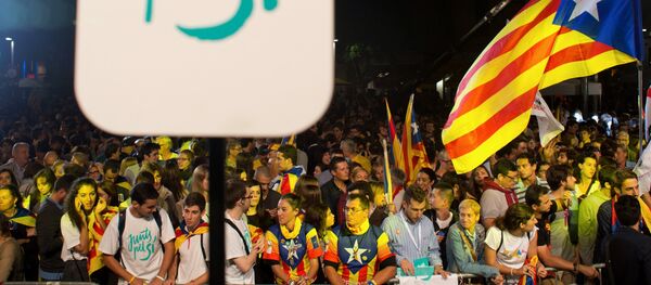 Горожане после досрочных выборов в парламент Каталонии Горожане после досрочных выборов в парламент Каталонии - Sputnik Узбекистан