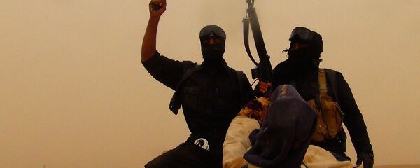 Нефт маҳсулотлари ноқонуний савдоси. Нефт маҳсулотлари ноқонуний савдоси. - Sputnik Ўзбекистон