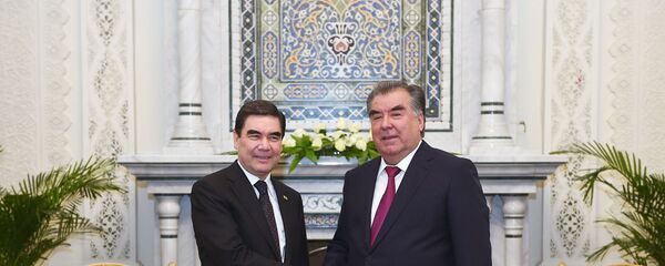 Президент Туркменистана Гурбангулы Бердымухамедов и президент Таджикистана Эмомали Рахмон Президент Туркменистана Гурбангулы Бердымухамедов и президент Таджикистана Эмомали Рахмон - Sputnik Узбекистан