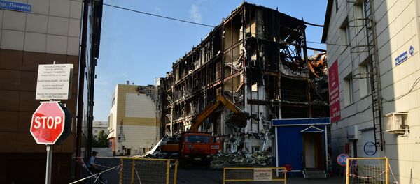 Снос здания ТЦ Зимняя вишня в Кемерово - Sputnik Узбекистан