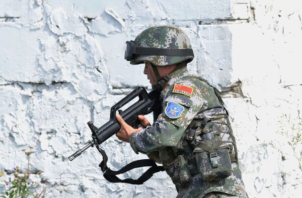 Антитеррористические учения вооруженных сил стран-членов ШОС Мирная миссия - 2018 - Sputnik Узбекистан