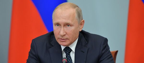 Президент РФ Владимир Путин Президент РФ Владимир Путин - Sputnik Ўзбекистон