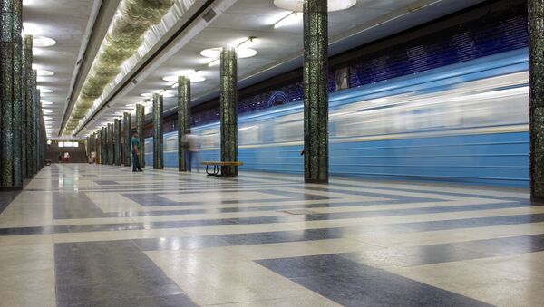 Поезд на станции Космонавтов - Sputnik Узбекистан