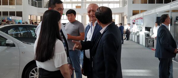 Национальная выставка производителей в рамках международного инвестиционного форума в Джизаке Национальная выставка производителей в рамках международного инвестиционного форума в Джизаке - Sputnik Ўзбекистон