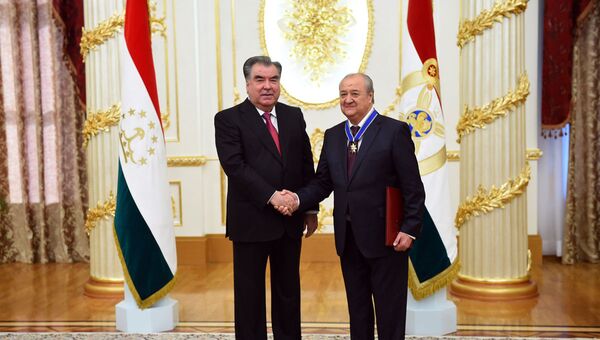 Министр иностранных дел Узбекистана Абдулазиз Камилов награжден Орденом Исмоили Сомони II степени - Sputnik Узбекистан