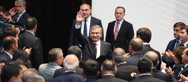 Президент Узбекистана Шавкат Мирзиёев во время приема в честь Дня Независимости Президент Узбекистана Шавкат Мирзиёев во время приема в честь Дня Независимости - Sputnik Ўзбекистон