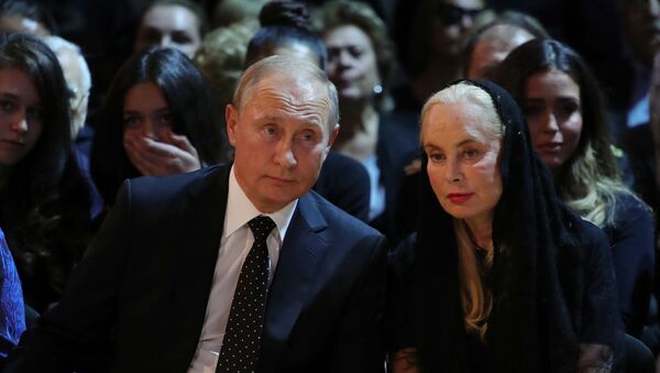 Президент РФ В. Путин посетил церемонию прощания с Иосифом Кобзоном - Sputnik Узбекистан