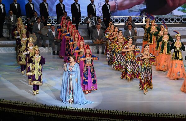 Юлдуз Усманова приняла участие в концерте в честь Дня независимости Узбекистана - Sputnik Узбекистан