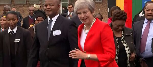 СПУТНИК_Безумные пляски Терезы Мэй - Sputnik Узбекистан