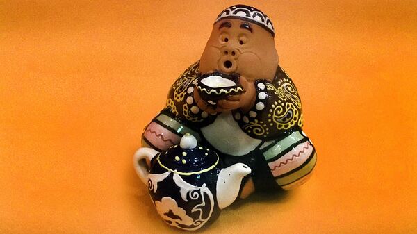 Кукла Узбек из коллекции собирателя Владимира Лапенкова - Sputnik Узбекистан