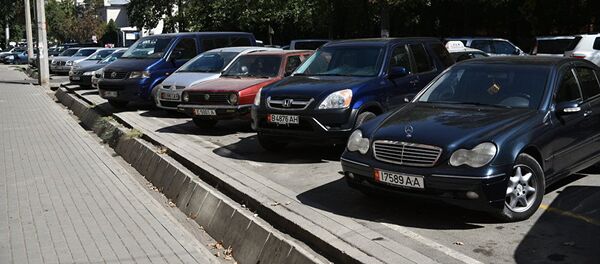 Парковка қилинган автомобиллар - Sputnik Ўзбекистон