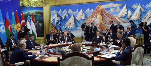 Мирзиёев выступает на саммите тюркоязычных государств - Sputnik Ўзбекистон