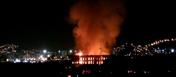 СПУТНИК_Пожар в национальном музее Бразилии СПУТНИК_Пожар в национальном музее Бразилии - Sputnik Ўзбекистон