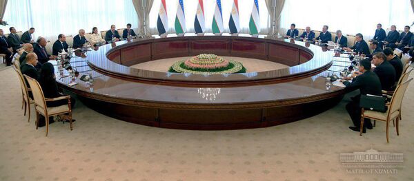 V rezidensii Kuksaroy sostoyalis peregovori Prezidenta Respubliki Uzbekistan Shavkata Mirziyoyeva i Prezidenta Arabskoy Respubliki Yegipet Abdulfattaxa as-Sisi V rezidensii Kuksaroy sostoyalis peregovori Prezidenta Respubliki Uzbekistan Shavkata Mirziyoyeva i Prezidenta Arabskoy Respubliki Yegipet Abdulfattaxa as-Sisi - Sputnik O‘zbekiston