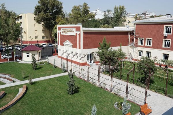 Здание университета журналистики в Ташкенте - Sputnik Узбекистан