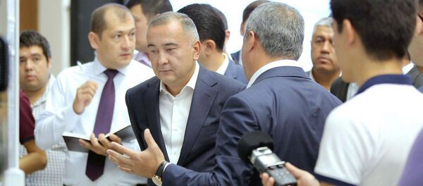 В столичном хокимияте прошла встреча исполняющего обязанности хокима столицы Джахонгира Артикходжаева с инвесторами В столичном хокимияте прошла встреча исполняющего обязанности хокима столицы Джахонгира Артикходжаева с инвесторами - Sputnik Узбекистан