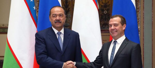 Премьер-министр РФ Д. Медведев встретился с премьер-министром Узбекистана А. Ариповым Премьер-министр РФ Д. Медведев встретился с премьер-министром Узбекистана А. Ариповым - Sputnik Ўзбекистон