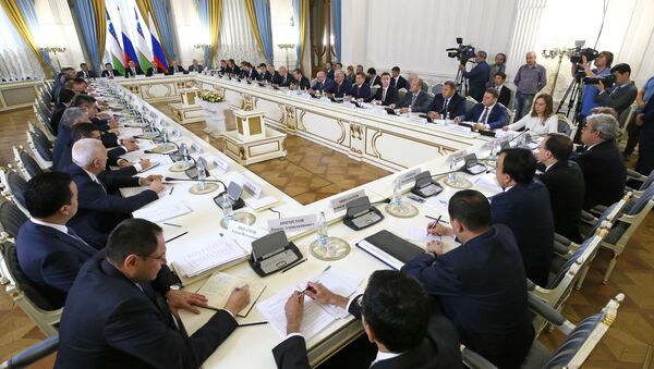  Premyer-ministr RF D. Medvedev vstretilsya s premyer-ministrom Uzbekistana A. Aripovim  - Sputnik O‘zbekiston