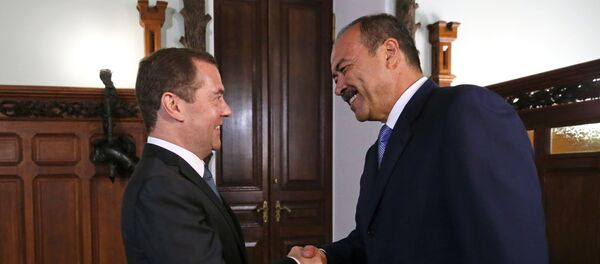 Премьер-министр РФ Д. Медведев встретился с премьер-министром Узбекистана А. Ариповым Премьер-министр РФ Д. Медведев встретился с премьер-министром Узбекистана А. Ариповым - Sputnik Ўзбекистон
