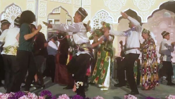 Андижанские танцы в Шахрисабзе: национальный колорит на форуме макома - Sputnik Узбекистан