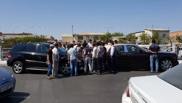 В Ташкенте Mercedes Benz врезался в Rolls Royce - Sputnik Узбекистан