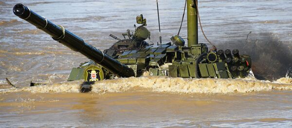 Учения танковых войск Восточного военного округа - Sputnik Узбекистан