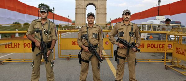 Сотрудники полиции в канун Дня независимости в Нью-Дели, Индия Сотрудники полиции в канун Дня независимости в Нью-Дели, Индия - Sputnik Ўзбекистон