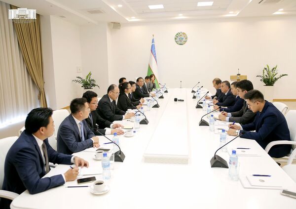 Китай и Узбекистан хотят довести товарооборот до 20 миллиардов долларов - Sputnik Узбекистан