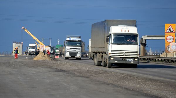 Gruzovie avtomobili na trasse - Sputnik O‘zbekiston