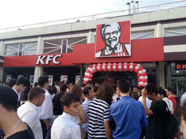 Цыпленок жареный: Узбекистан дождался первого фастфуда - Sputnik Узбекистан