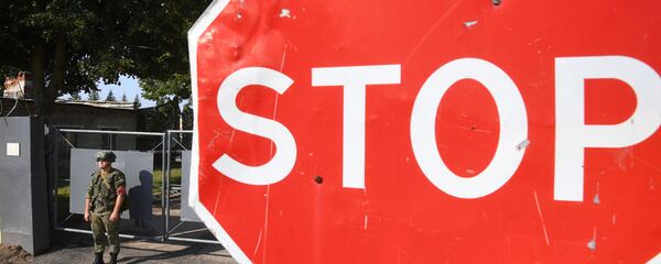 Знак СТОП - Sputnik Узбекистан