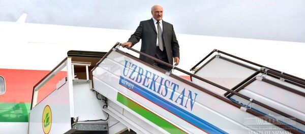 Президент Беларуси Александр Лукашенко прибыл с официальным визитом в Ташкент Президент Беларуси Александр Лукашенко прибыл с официальным визитом в Ташкент - Sputnik Ўзбекистон