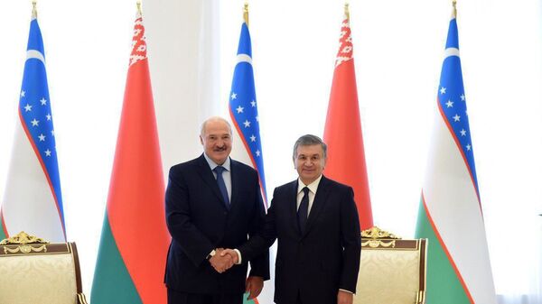 Prezident Uzbekistana Shavkat Mirziyoyev i prezident Belarusi Aleksandr Lukashenko - Sputnik O‘zbekiston