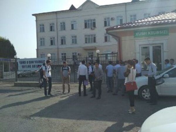 Встречают по одежке: в вузах взялись за проверку дресс-кода - Sputnik Узбекистан